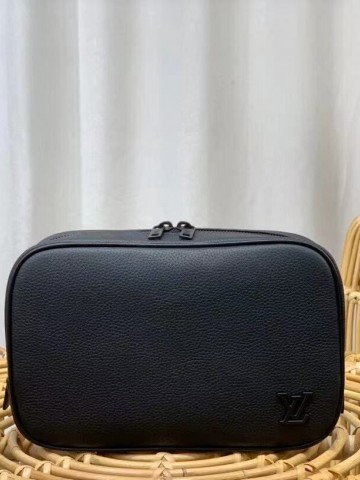 Клатч Louis Vuitton