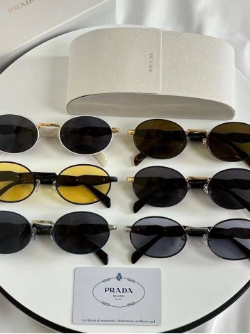 Солнцезащитные очки Prada