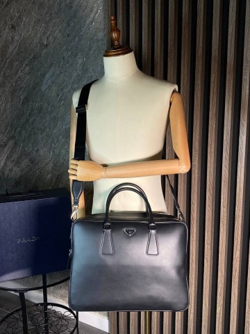 Деловая сумка Prada