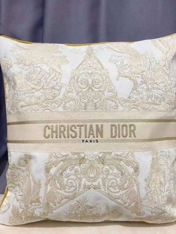 Подушка Dior