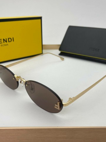 Солнцезащитные очки Fendi