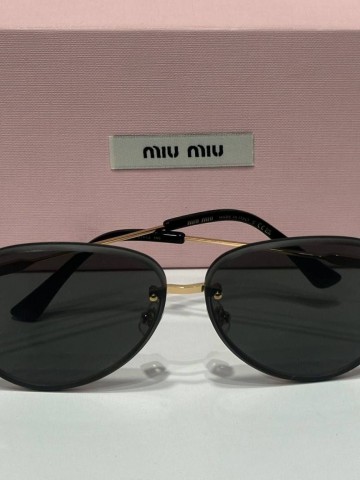 Солнцезащитные очки MIU MIU