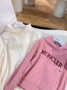 Худи Moncler