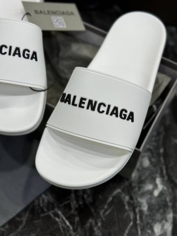 Шлепанцы Balenciaga