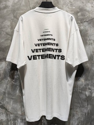 Футболка Vetements