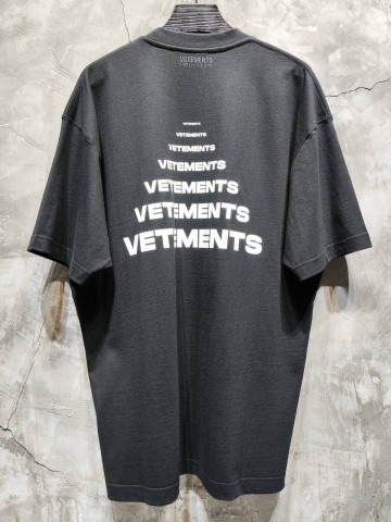 Футболка Vetements