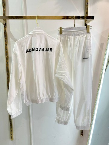 Костюм Balenciaga