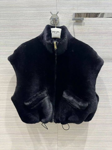 Жилет Prada