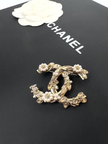 Брошь CHANEL