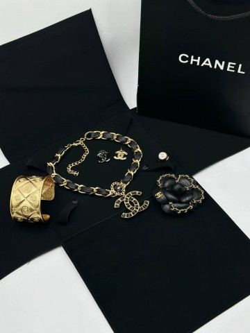 Серьги CHANEL