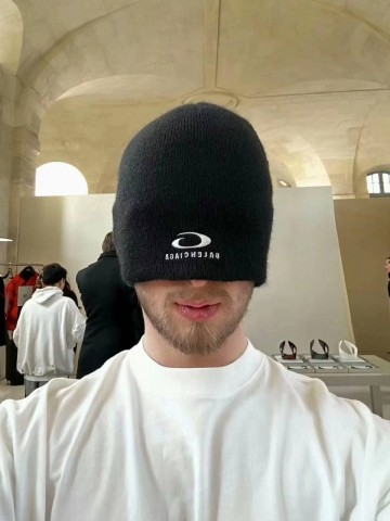 Шапка Balenciaga