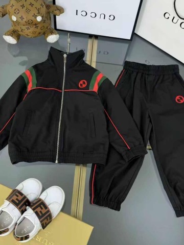 Костюм Gucci