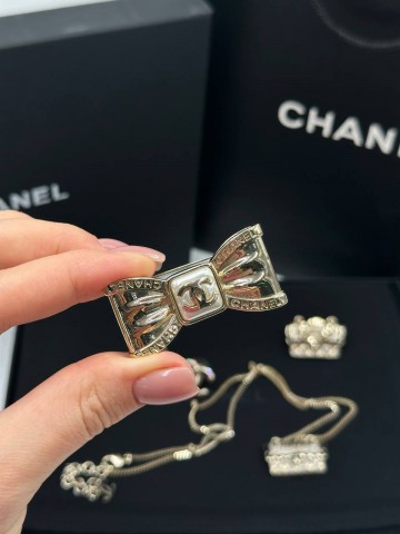 Брошь CHANEL