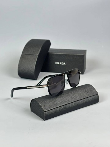 Очки Prada