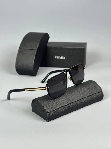 Очки Prada