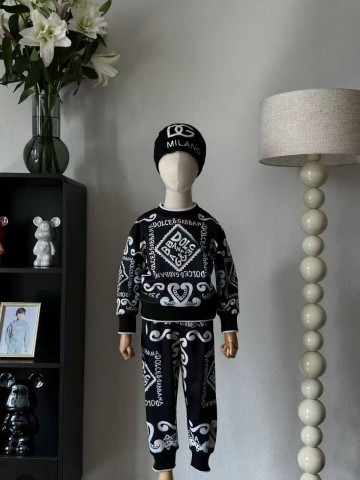 Костюм Dolce&Gabbana