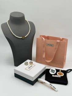 Заколка MIU MIU
