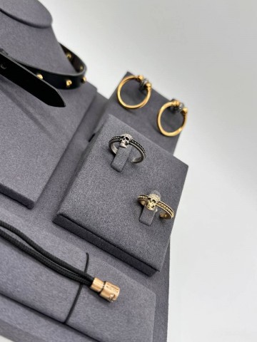 Серьги Alexander McQueen