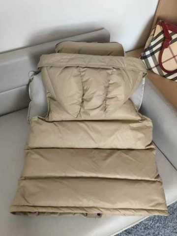 Жилет Burberry