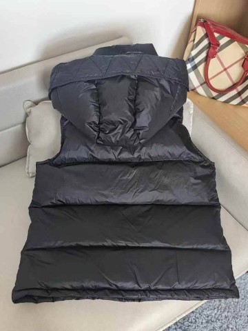 Жилет Burberry