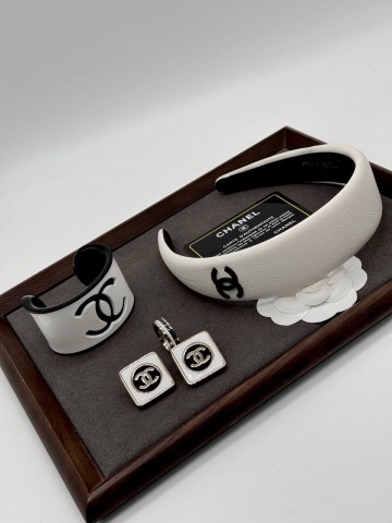 Серьги CHANEL