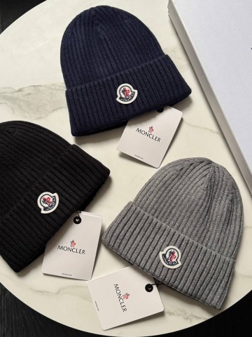 Шапка Moncler