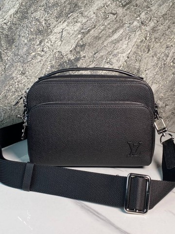 Сумка-мессенджер Louis Vuitton