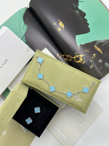 Серьги Van Cleef & Arpels