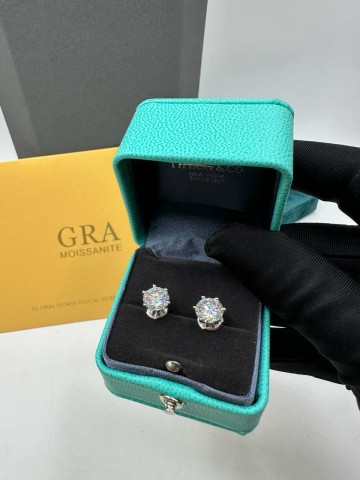Серьги Tiffany & Co. 0,8 мм