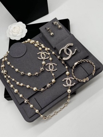 Серьги CHANEL