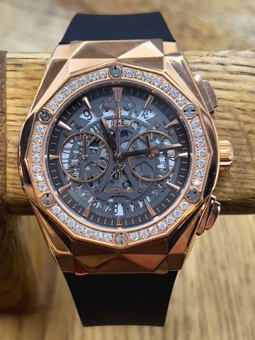 Часы Hublot
