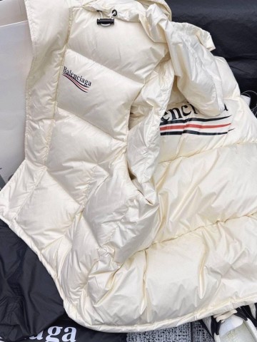 Жилет Balenciaga