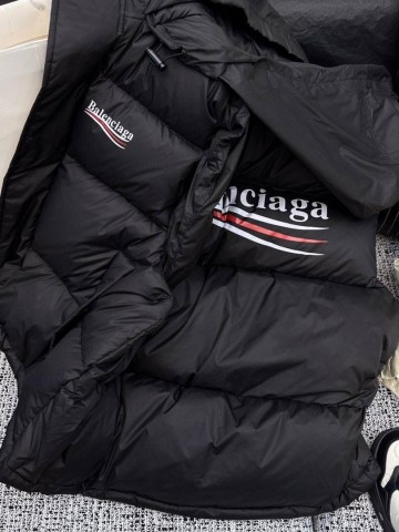 Жилет Balenciaga