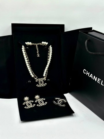 Брошь CHANEL