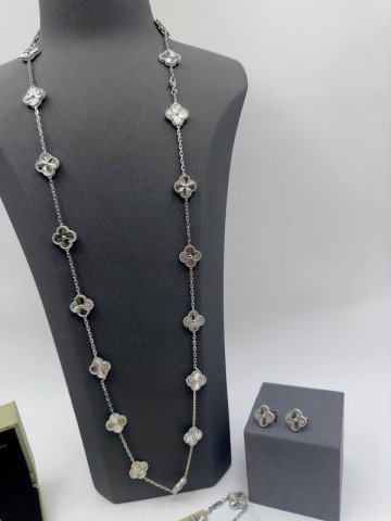 Бусы Van Cleef & Arpels