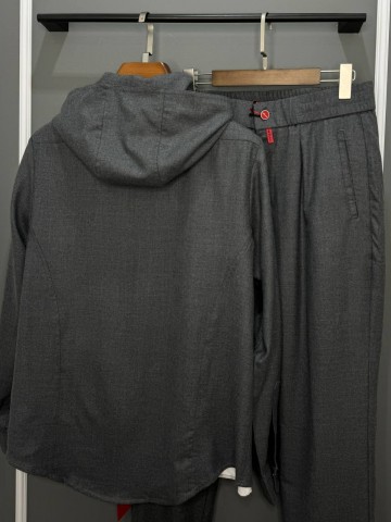 Прогулочный костюм Kiton (100% шерсть)