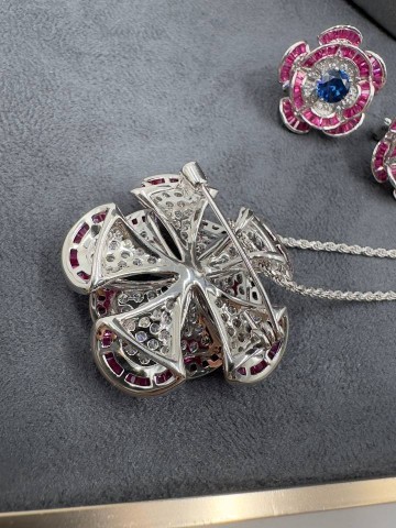 Колье Bvlgari