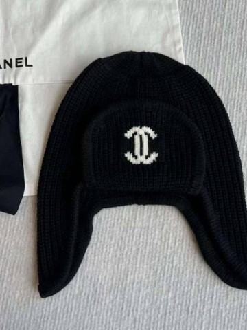 Шапка CHANEL