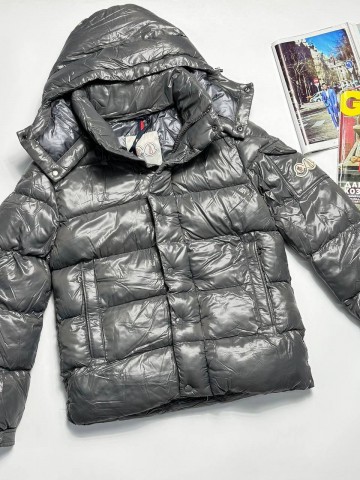 Пуховик Moncler