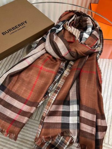 Шарф Burberry