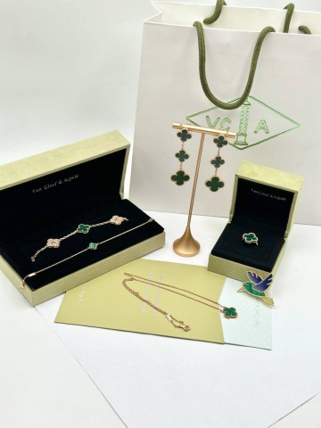 Брошь Van Cleef & Arpels