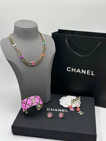 Брошь CHANEL