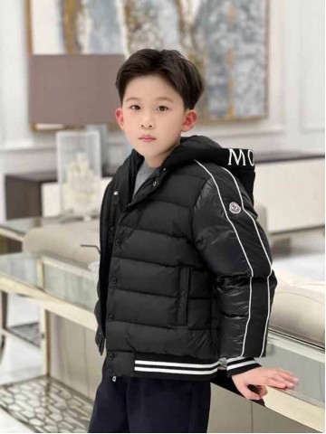 Пуховик Moncler