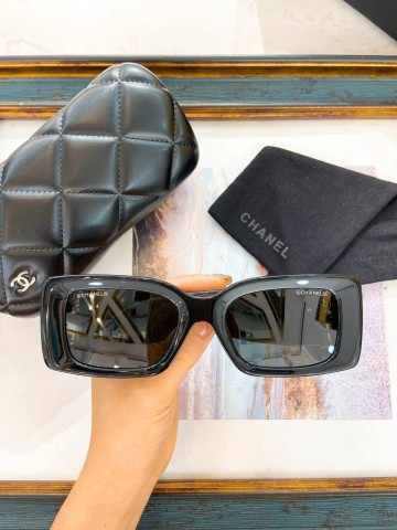 Солнцезащитные очки CHANEL