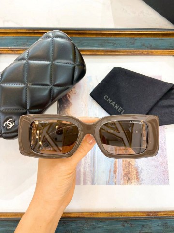 Солнцезащитные очки CHANEL