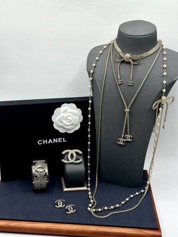 Брошь CHANEL