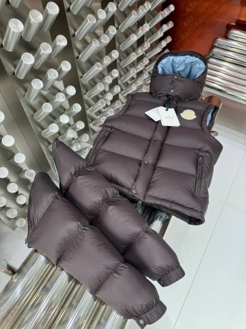 Пуховик-трансформер Moncler