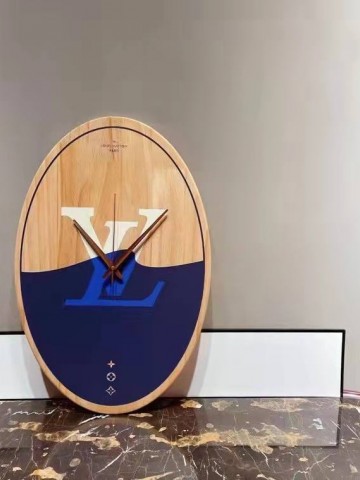 Часы Louis Vuitton