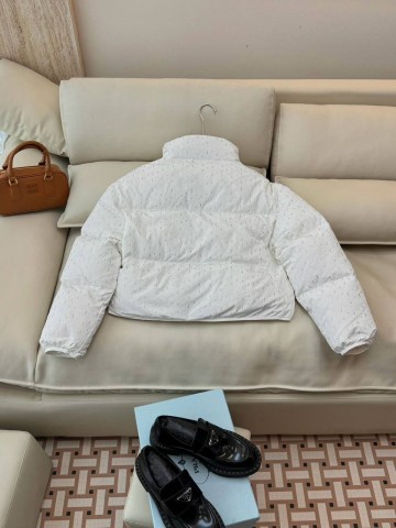 Пуховик Moncler