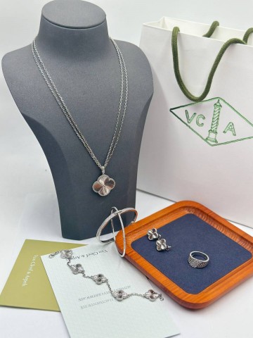 Кольцо Van Cleef & Arpels